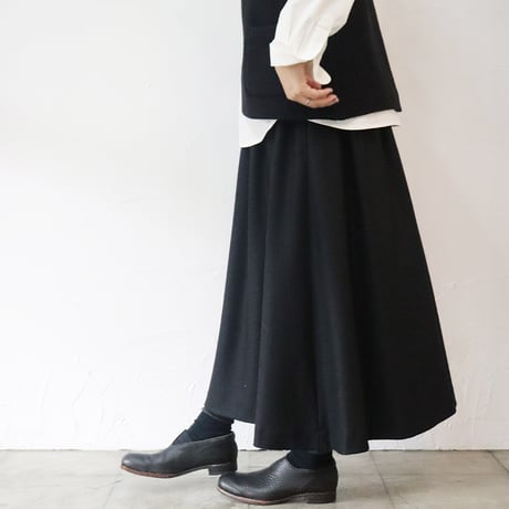 **またまた再入荷** atelier naruse アトリエナルセ  wool jersey gathered skirt ウールジャージーギャザースカート #キナリ、ブラック　【送料無料】