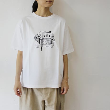 amne アンヌ　Tシャツ　ブティック柄半袖Tシャツ　#ホワイト、セージ、ネイビー