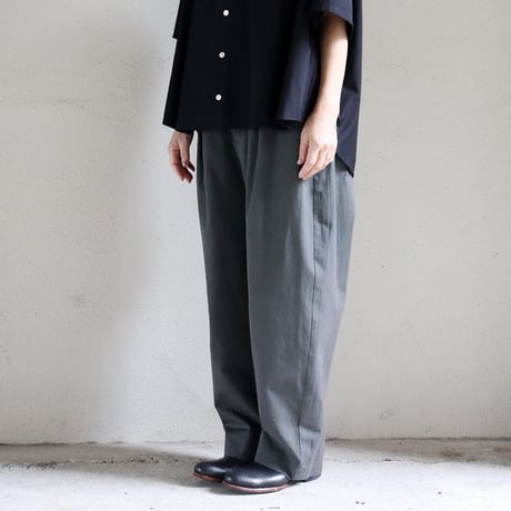 atelier naruse アトリエナルセ　コットンツイルタックパンツ　cotton twill tuck pants　#ピンク、チャコール