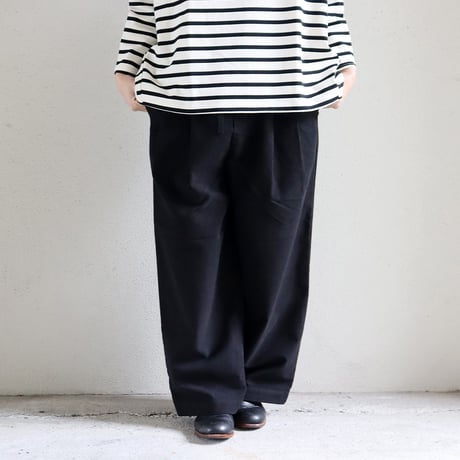 TRAVAIL MANUEL トラバイユマニュアル　モールスウェード2タックトラウザーズ　#ブラック