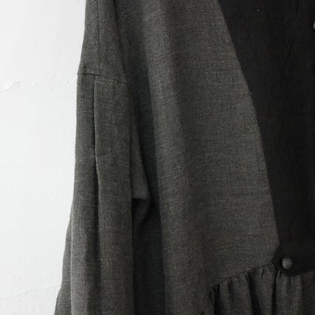 MAGALI マガリ　ブラッシュドベルギーリネンギャザーワンピース　#ベージュ、チャコール