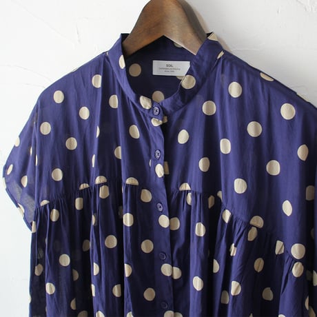 **再入荷** soil ソイル　ドットバンドカラーフレンチスリーブシャツ　#ブラック、ネイビー