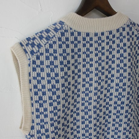 **再入荷** homspun ホームスパン　メリノウール前開きベスト　#アイボリーｘブルー、ブラックｘチャコール