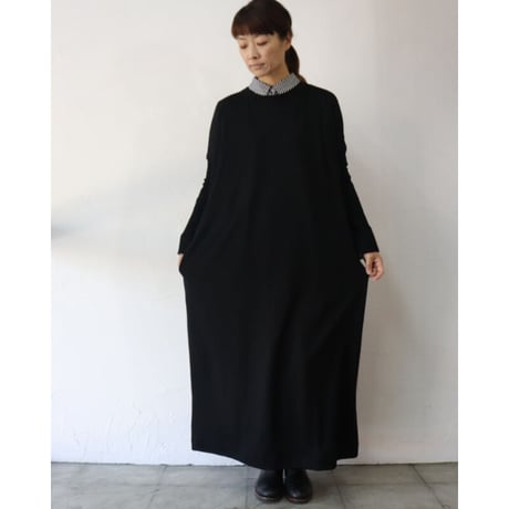 CAERULA カエルラ　ウォッシャブルウールワンピース　#ブラック、レッド、グリーン