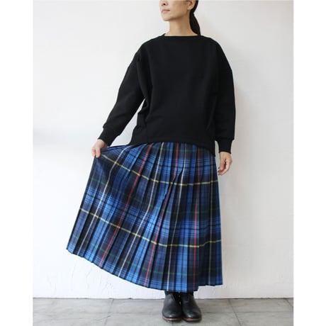 maomade マオメイド　きれいめしっかり裏毛変形ネックタック入りプルオーバー