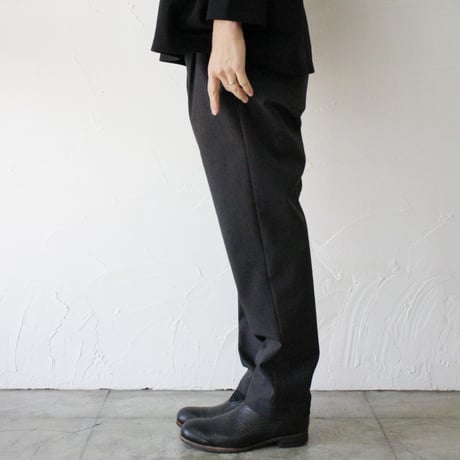 **2024s/s分到着** TRAVAIL MANUEL　トラバイユマニュアル　T/Cツイル2タックスラントパンツ　#チャコールグレー、ブラック【送料無料】