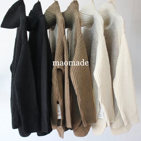 **再入荷** maomade マオメイド　ローゲージヤーンｘブークレ切り替えタートルネックポンチョ　#クリーム、キャメル、ブラック
