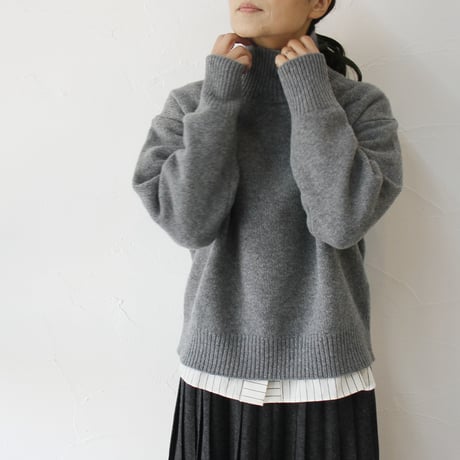 atelier naruse アトリエナルセ　ラムウールタートルネックセーター　#キャメル、グレイ