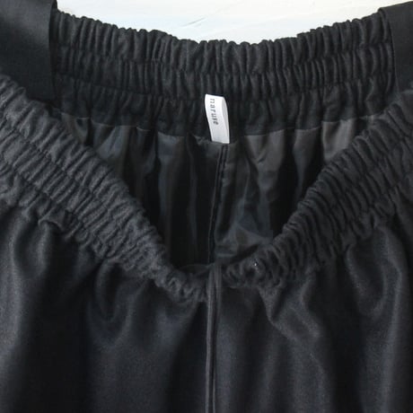 **またまた再入荷** atelier naruse アトリエナルセ  wool jersey gathered skirt ウールジャージーギャザースカート #キナリ、ブラック　【送料無料】