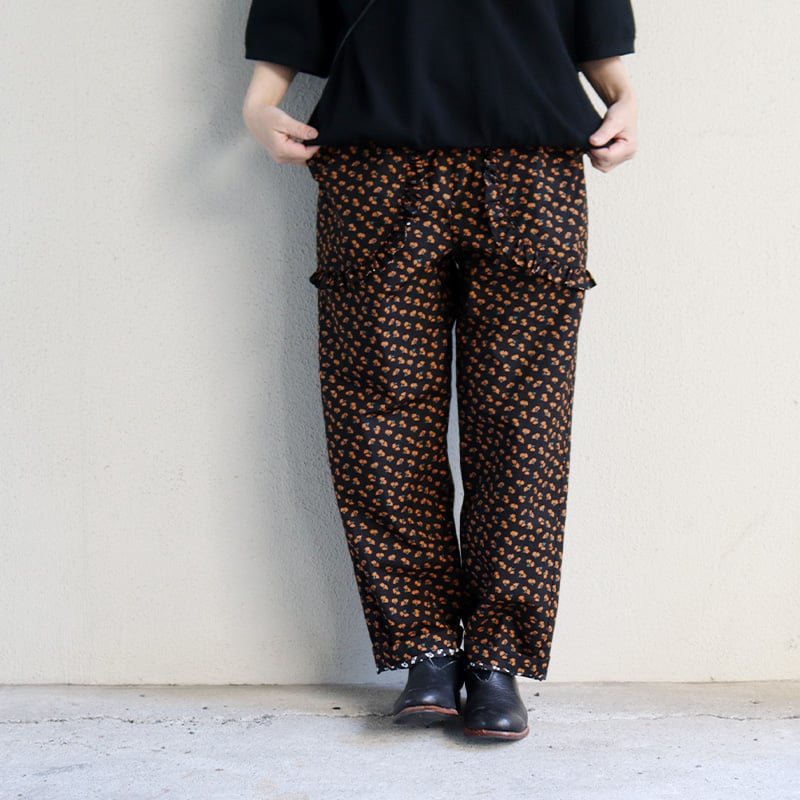 homspun ホームスパン キャラコ小花プリントフリルポケットパンツ