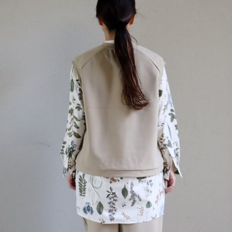 ARTE POVERA アルテポーヴェラ　ポンチ裏起毛ベスト　#ベージュ