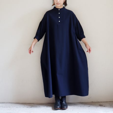 **またまた再入荷** LinenYa リネンヤ　コットンリネンラミースタンドカラーワンピース　#スミクロ、ネイビー