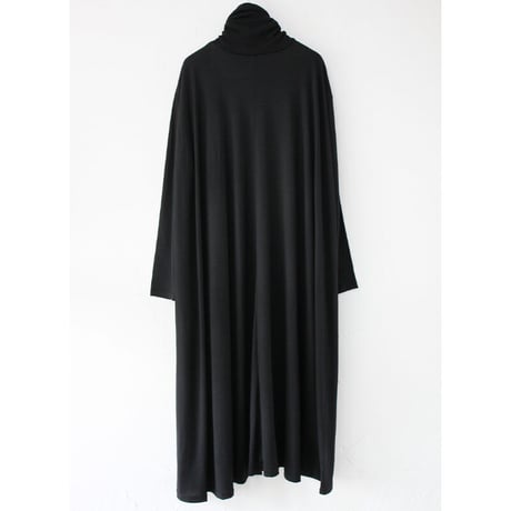 CAERULA カエルラ　ウォッシャブルウール天竺ハイネックバックフレアーワンピース　#ブラック、TOPグレー