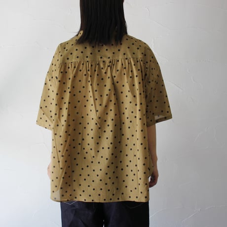 **またまたまた再入荷** Linenya リネンヤ　ロイヤルローンポルカドットバンドカラー半袖シャツ　#シナモン、サンド　【送料無料】
