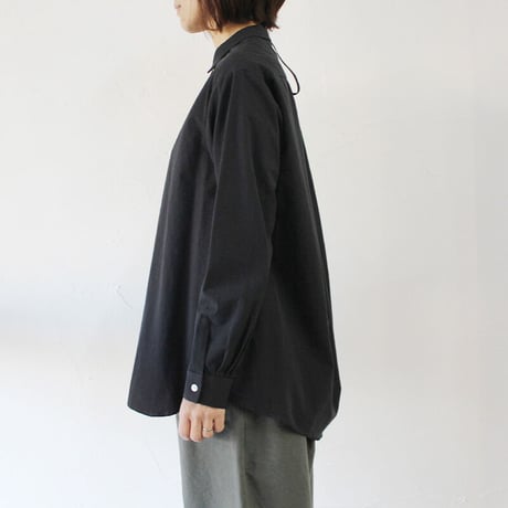SUSURI ススリ　ヘムレンシャツ　#greenish black , off white