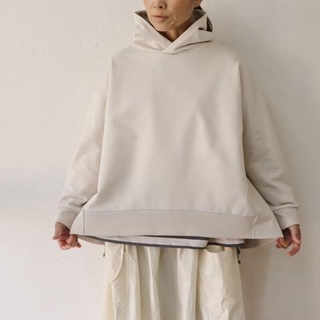 maomade マオメイド　きれいめしっかり裏毛Aラインフード付きプルオーバー