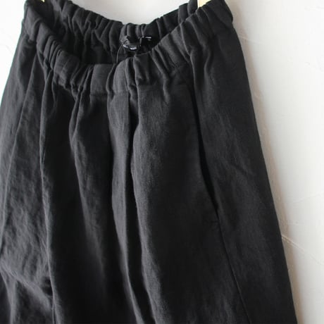 TRAVAIL MANUEL トラバイユマニュアル　フレンチリネンキャンバスコクーンパンツ　#ブラック