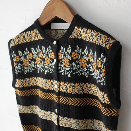 ASEEDONCLOUD アシードンクラウド　Flower Jacquard Knit Vest #オフ白、ブラック　【送料無料】