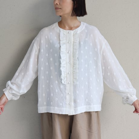 MAGALI マガリ　コットンスノードットフリルブラウス　#ホワイト、ブラック
