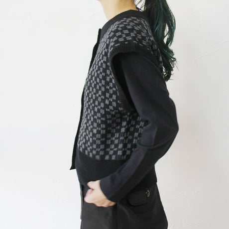 **再入荷** homspun ホームスパン　メリノウール前開きベスト　#アイボリーｘブルー、ブラックｘチャコール