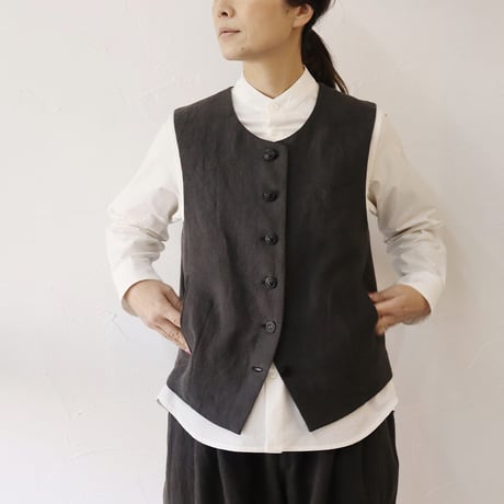 **またまた再入荷** atelier naruse アトリエナルセ　linen vest　リネンベスト　#ベイジュ、チャコール
