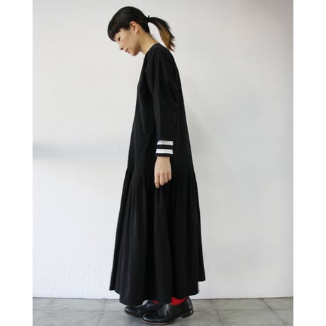 **またまた再入荷** homspun　ホームスパン　コットンラチネ八分袖タックワンピース　#アイアンブルー、ネイビー、ブラック