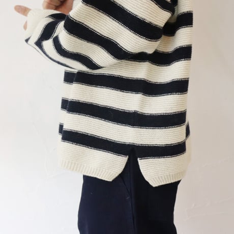 maomade マオメイド　エアーヤーンホールガーメントモックネックプルオーバー　#オフ白ｘネイビー、ネイビーｘブラウン