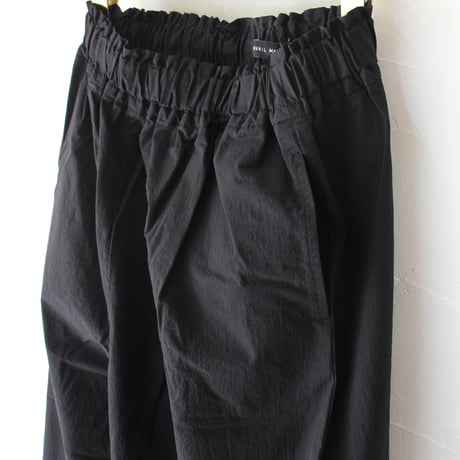 TRAVAIL MANUEL トラバイユマニュアル　ハイツイストポプリンルーズバギーパンツ　#チャコール、ブラック