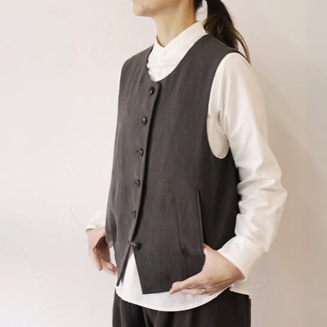 **またまた再入荷** atelier naruse アトリエナルセ　linen vest　リネンベスト　#ベイジュ、チャコール