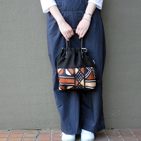 ARTE POVERA アルテポーヴェラ　SuKiMaリメイク インドハンドプリント巾着BAG（M)　#ブラウン、ブラック