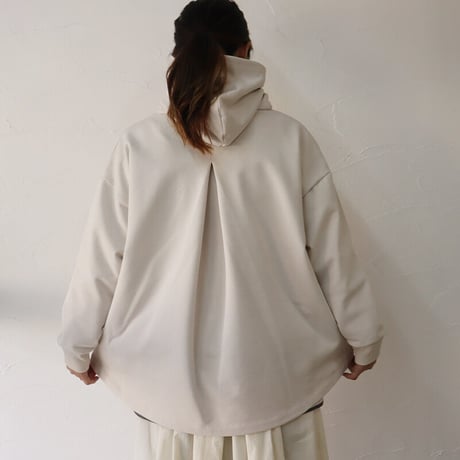 maomade マオメイド　きれいめしっかり裏毛Aラインフード付きプルオーバー