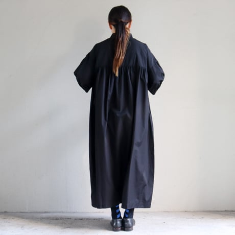 **またまたまた再生産分** LinenYa リネンヤ　コットンスタンドカラーワンピース　#ブラック、千鳥格子