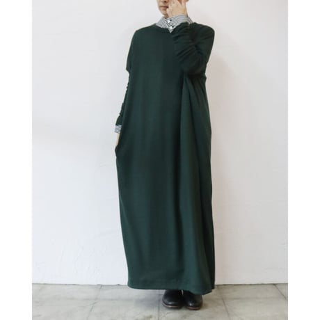 CAERULA カエルラ　ウォッシャブルウールワンピース　#ブラック、レッド、グリーン
