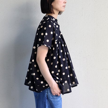 **再入荷** soil ソイル　ドットバンドカラーフレンチスリーブシャツ　#ブラック、ネイビー