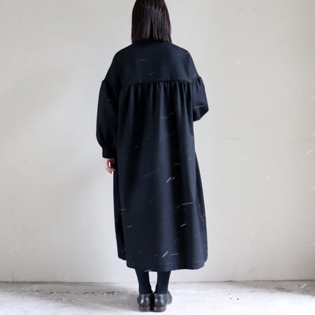 **再入荷** Linenya リネンヤ　ウール長袖スタンドカラーワンピース　#ブラック、グレー