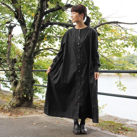 CAERULA カエルラ　S u K i M a -スキマ- 別注 50コーマブロードオーバーワンピース　#グレー、ブラック
