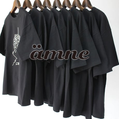 **再入荷** amne アンヌ　”kafe”　カフェ柄半袖Tシャツ　#ホワイト、ブラック