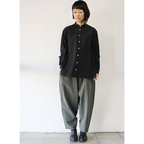 SUSURI ススリ　ヘムレンシャツ　#greenish black , off white