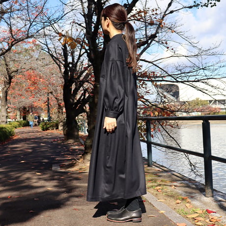 **再々入荷** LinenYa リネンヤ　ウール長袖スタンドカラーワンピース　#ブラック、ネイビー、グレー