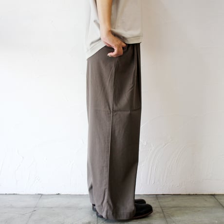 TRAVAIL MANUEL トラバイユマニュアル　レーヨンリネンストレッチ2タックワイドパンツ　#モカ、セージ