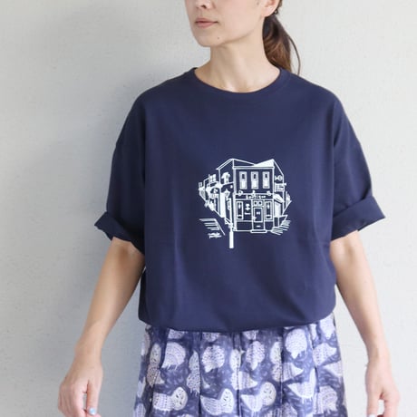 amne アンヌ　Tシャツ　ブティック柄半袖Tシャツ　#ホワイト、セージ、ネイビー