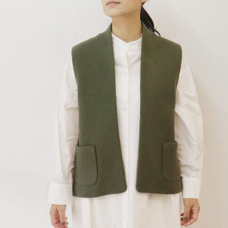 atelier naruse アトリエナルセ　pure wool bouclé vest　ピュアウールブークレベスト　#ブラック、オリーブ　【送料無料】