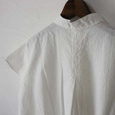 ARTE POVERA アルテポーヴェラ　インドセルビッチスタンドフレンチシャツ　#ホワイト、スミクロ