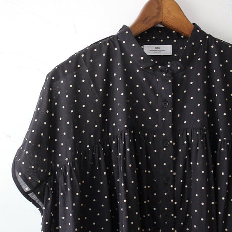 **再入荷** soil ソイル　ドットバンドカラーフレンチスリーブシャツ　#ブラック、ネイビー