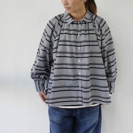 ARTE POVERA アルテポーヴェラ　タイプライターストライプ＆プリントMIXギャザリングシャツ　#ブラック