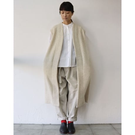ARTE POVERA アルテポーヴェラ　リサイクルウールパイルロングベスト　#生成りベージュ、ライトグレー