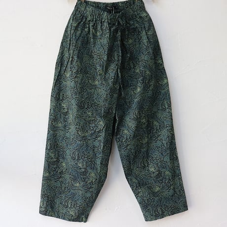 **再入荷**TRAVAIL MANUEL トラバイユマニュアル　ボタニカルプリントスラントリボンパンツ　#グリーン、ブラック