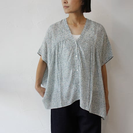 TRAVAIL MANUEL トラバイユマニュアル フラワープリントフレンチギャザーブラウス　#オフ白、イエロー