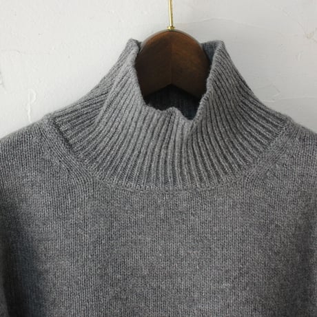 atelier naruse アトリエナルセ　ラムウールタートルネックセーター　#キャメル、グレイ