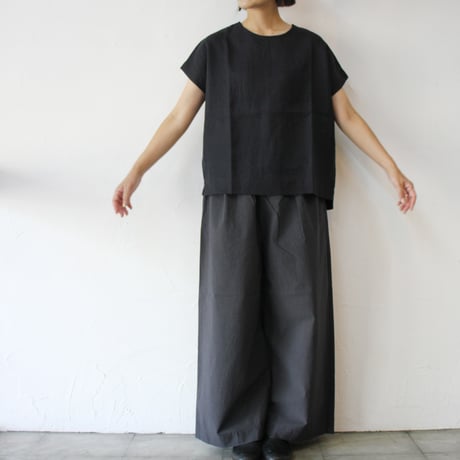 TRAVAIL MANUEL トラバイユマニュアル　ブリーズリネンフレンチブラウス　#ブラック